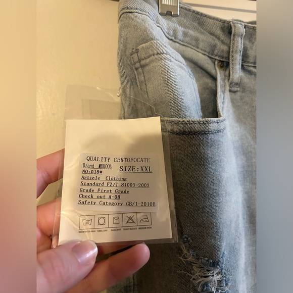 NWT. Mekool brand stretchy jeans. Light wash. Distressed style. - Picture 5 of 6